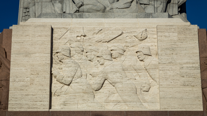 Brīvības pieminekļa fragments