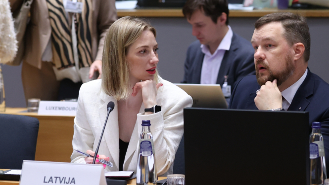 Latviju diskusijās pārstāv Kultūras ministrijas parlamentārā sekretāre Agnese Lāce un Latvijas Republikas pastāvīgās pārstāves Eiropas Savienībā vietnieks, vēstnieks Mārtiņš Kreitus