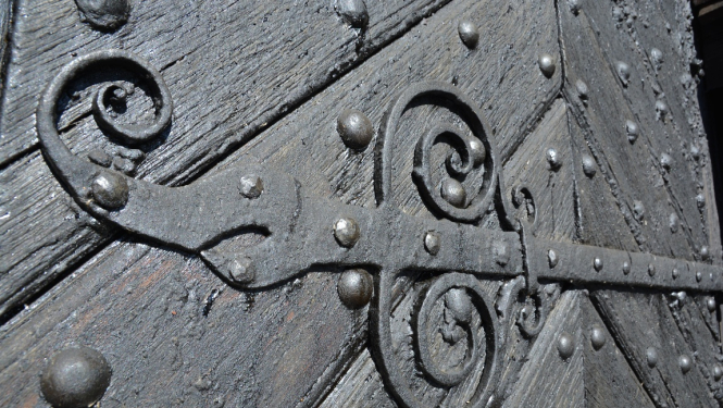 Senlaicīgs durvju aizbīdnis