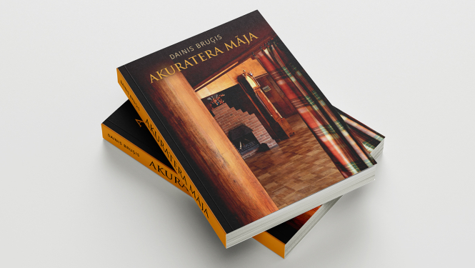 Divas grāmatas "Akuratera māja"