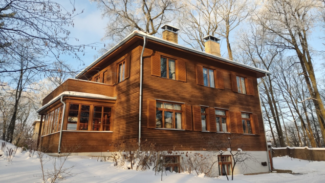 Jāņa Akuratera muzeja ēka ziemā