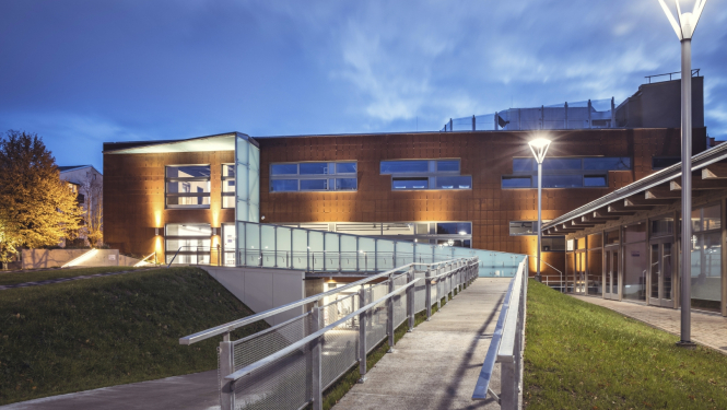 Liepājas Mūzikas, mākslas un dizaina vidusskola.