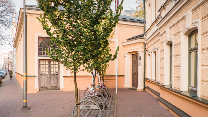 Liepājas Mūzikas, mākslas un dizaina vidusskola.