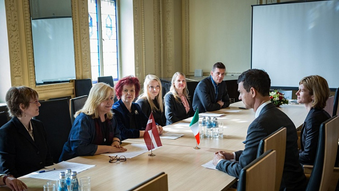 Latvija un Itālija noslēdz vienošanos par sadarbību kultūrā, izglītībā un zinātniskajā darbībā