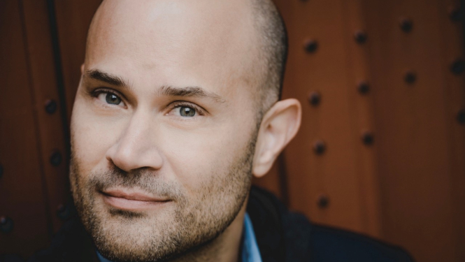 Amerikāņu kontrtenors Bedžuns Meta