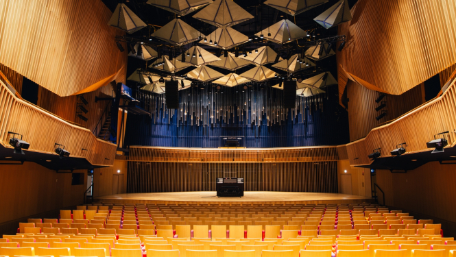 Koncertzāle “Latvija”