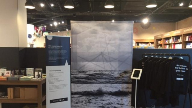 Grāmatnīcā “Jānis Roze” t/c Spice varēs pielaikot Latvijas rakstnieku citātus