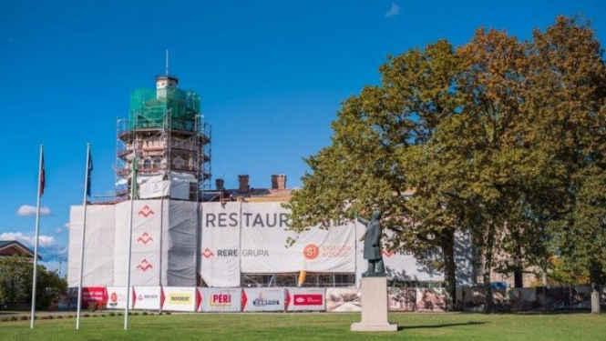 Turpinās Siguldas Jaunās pils pārbūves un restaurācijas darbi