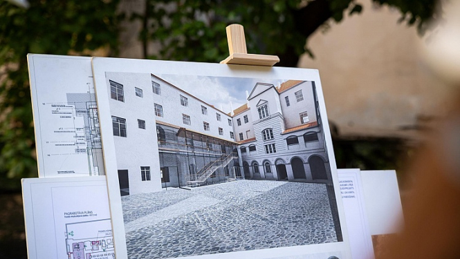 VNĪ nodod atslēgu AS “LNK Industries” būvdarbu uzsākšanai Rīgas pils Kastelas daļā