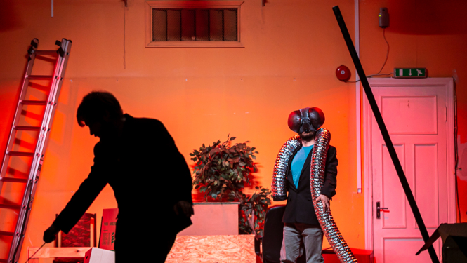 Skats no izrādes "Dabiskais romāns"