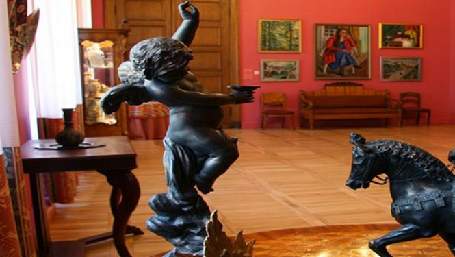 Pasniedz KM pateicības rakstus ilggadējiem muzeju darbiniekiem