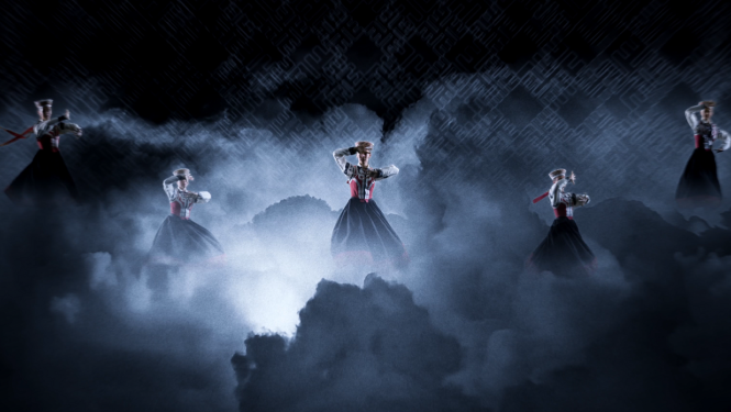 Latvju zīmēs rotāties