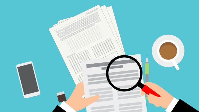 Dokumenti uz galda virsmas