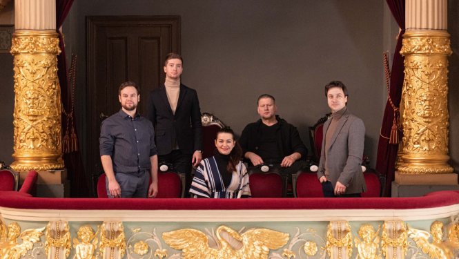 Diriģents Kaspars Ādamsons, dziedātāji Jānis Apeinis, Marlēna Keine, Dainis Kalnačs un Daniils Kuzmins, foto: Daiga Vīksna 