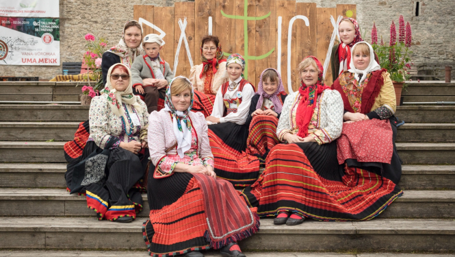 Dziedātājas no Serves Sāremā