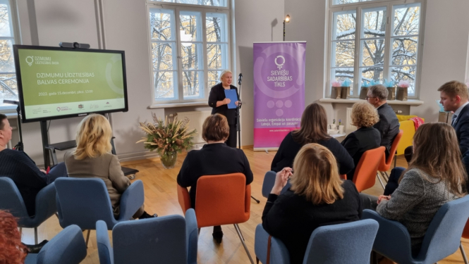 Par ieguldījumu dzimumu līdztiesības politikā godina deviņus Latvijas politiķus