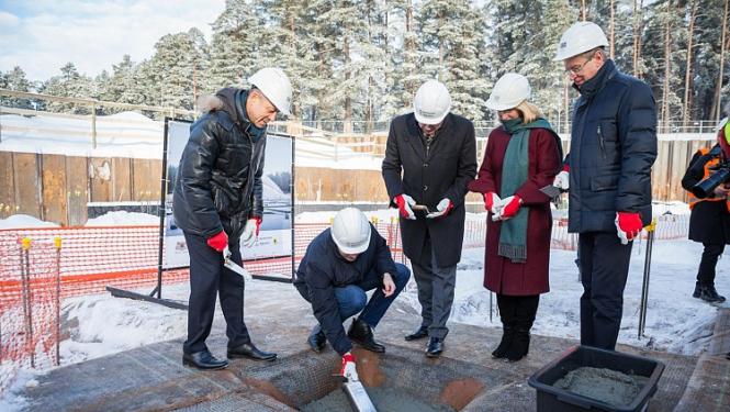 Topošās Mežaparka Lielās estrādes pamatos iebetonē kapsulu ar vēstījumiem nākamajām paaudzēm