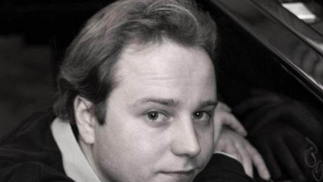 Pianists Endijs Renemanis – strādā Ventspilī, mēģina Parīzē, uzstājas Pēterburgā