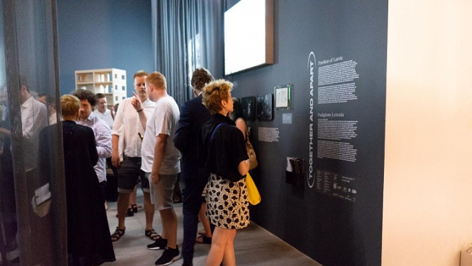 Venēcijas arhitektūras biennālē atklāts Latvijas paviljons un prezentēta grāmata par daudzīvokļu namu arhitektūru Latvijā