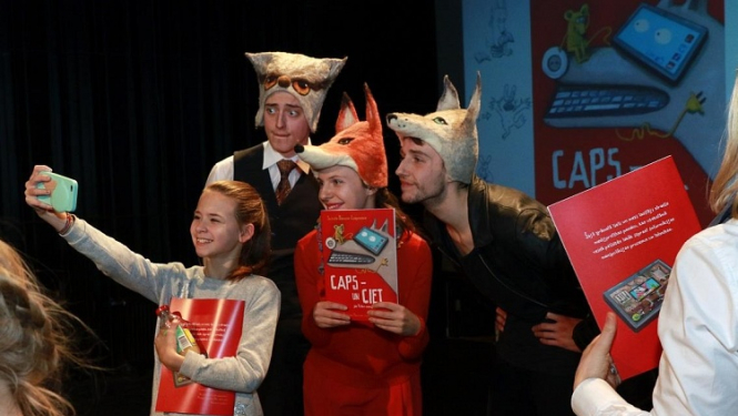 Pie lasītājiem dodas medijpratības pasaka bērniem „CAPS UN CIET jeb Vilks manipulators”