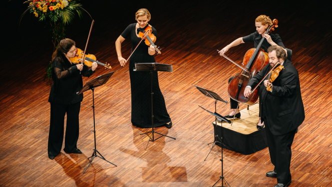 Mūziķi izpilda komponista Pētera Vaska Sesto stīgu kvartetu