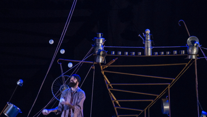 Aktieris uz skatuves