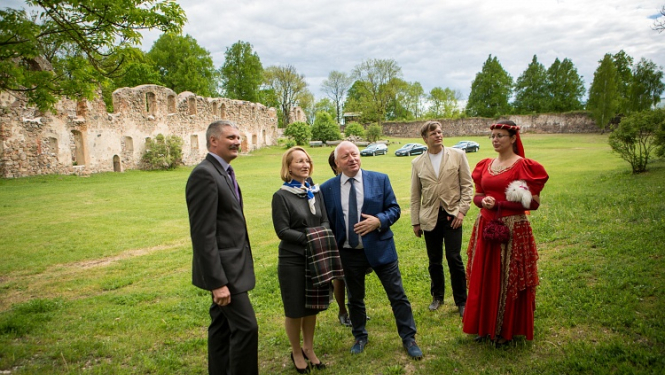 Dace Melbārde slavē dobelniekus par aktīvo iesaisti kultūras dzīves veidošanā