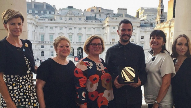 Latvija iegūst galveno balvu Londonas dizaina biennālē