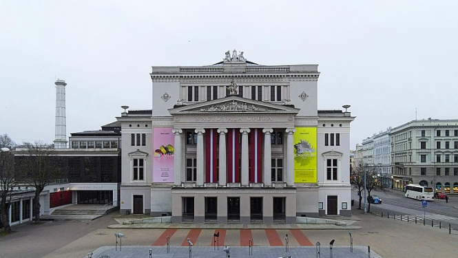 LNOB sadarbībā ar Kristu un Reini Dzudzilo radījuši mākslas objektu "Metamorfozes"