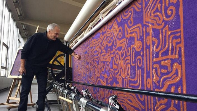 Parīzē prezentēs gobelēnu, kas tapis pēc tekstilmākslinieka Egila Rozenberga skices