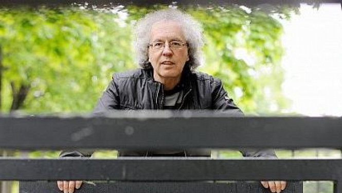 Dekoratīvās mākslas un dizaina muzejā norisināsies Guntara Godiņa dzejas un atdzejas vakars "Rīts uzzīmē mūsu sejas…"