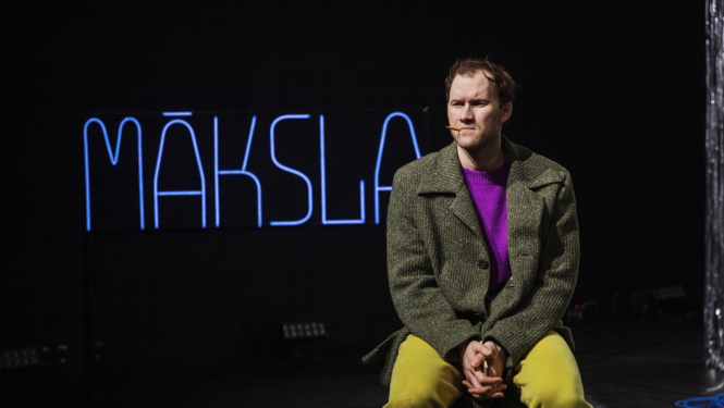 Foto Krišjānis Strods – Cēzars Kalniņš izrādē "Četri balti krekli"