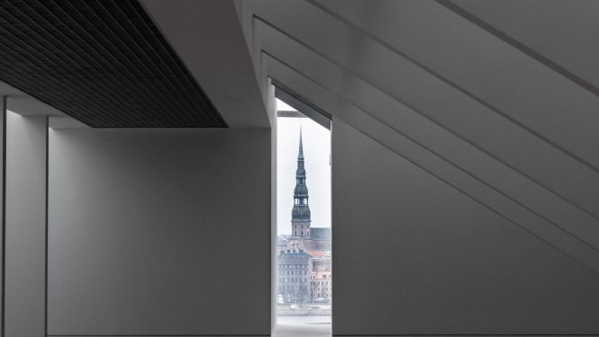 Skats uz Sv. Pētera baznīcu no LNB loga, foto: Kristians Luhaers.