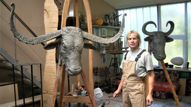 Tēlnieks Ģirts Burvis