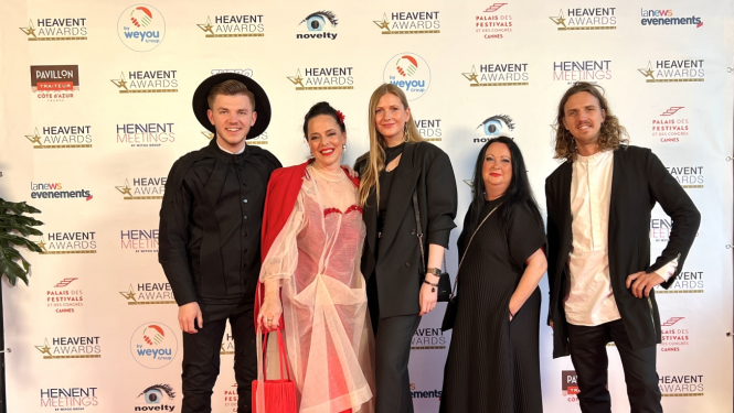 Balvas saņemšanas ceremonija