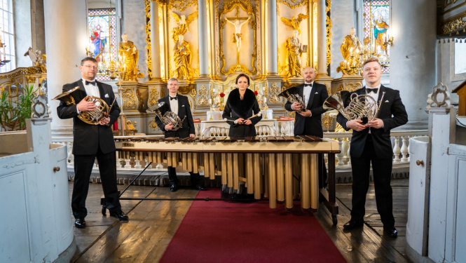 Liepājas Mežragu kvartets un sitaminstrumentāliste Marta Kauliņa-Pelnēna