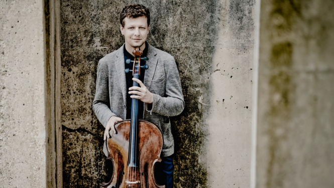 Ungāru čellists Ištvans Vardai (István Várdai), foto: Marco Borggreve