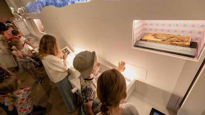 Rakstniecības un mūzikas muzeja pastāvīgā ekspozīcija “Dziesmusvētku telpa” Mežaparka Lielajā estrādē