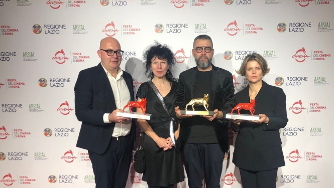 Spēlfilmas „Janvāris” komanda ar starptautiskā Romas kinofestivāla balvām