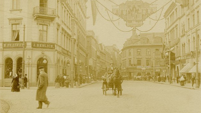 Kaļķu iela. 20.gs.sākums. Foto autors nezināms. Foto no LNB krājuma www.zudusilatvija.lv