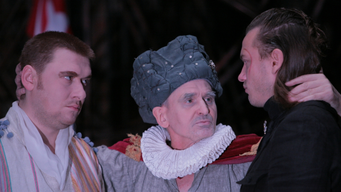 Valmieras teātra aktieriS Rihards Rudāks izrādē "Karalis Līrs"