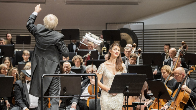 Angļu kontralts Klaudija Hakla un Liepājas Simfoniskais orķestris