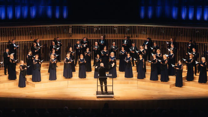 Valsts Akadēmiskais koris “Latvija” un diriģents Māris Sirmais