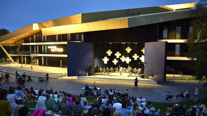 Koncertzāle “Latvija”