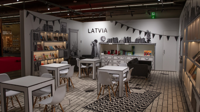 Grāmatu tirgus, Latvijas stends