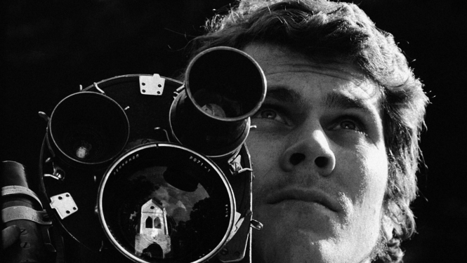 Kinooperators un režisors Juris Podnieks un kinokamera