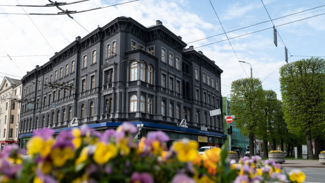 LNVM ēka Brīvības bulvārī 32.