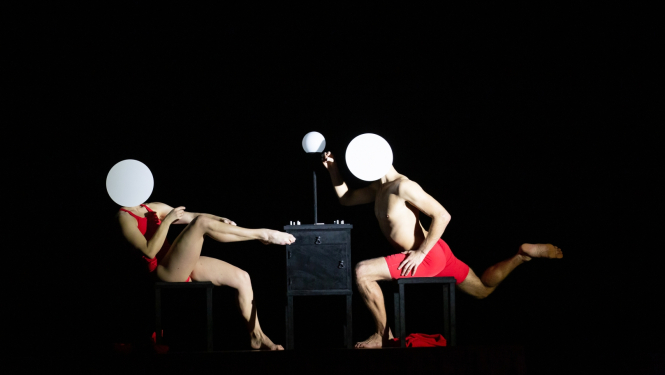 Skats no izrādes “Ļoti labas minūtes”, foto: Agnese Zeltiņa