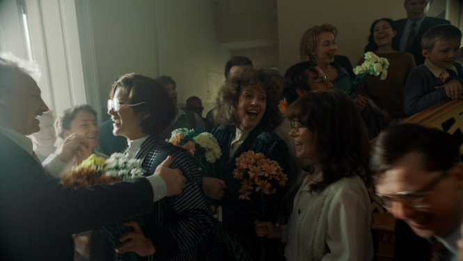 Cilvēki sanāksmju zālē