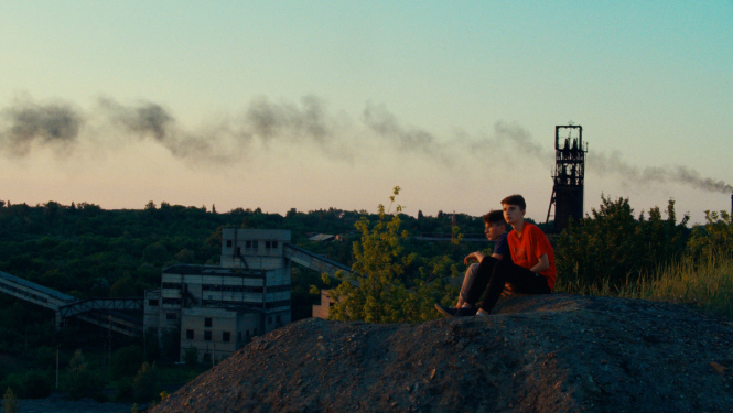 ukraiņu režisores Alisas Kovaļenko filma “Mēs neizgaisīsim” (We Will Not Fade Away, 2023)